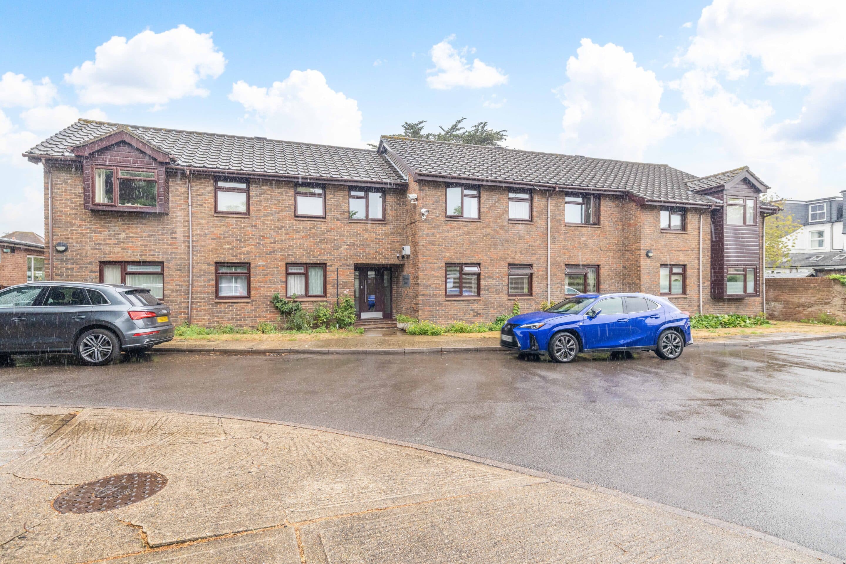 Flat Clarence Road in Windsor