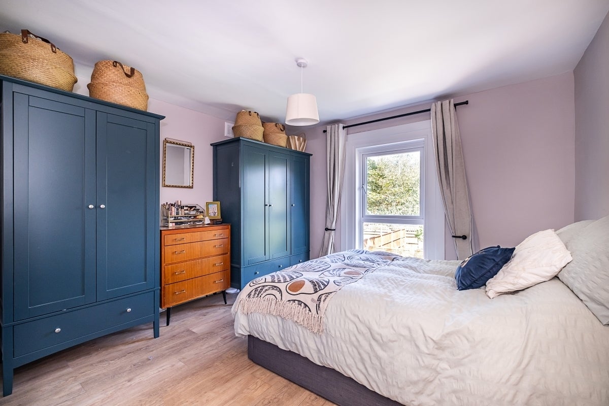Flat Fernlea Road in Greater London