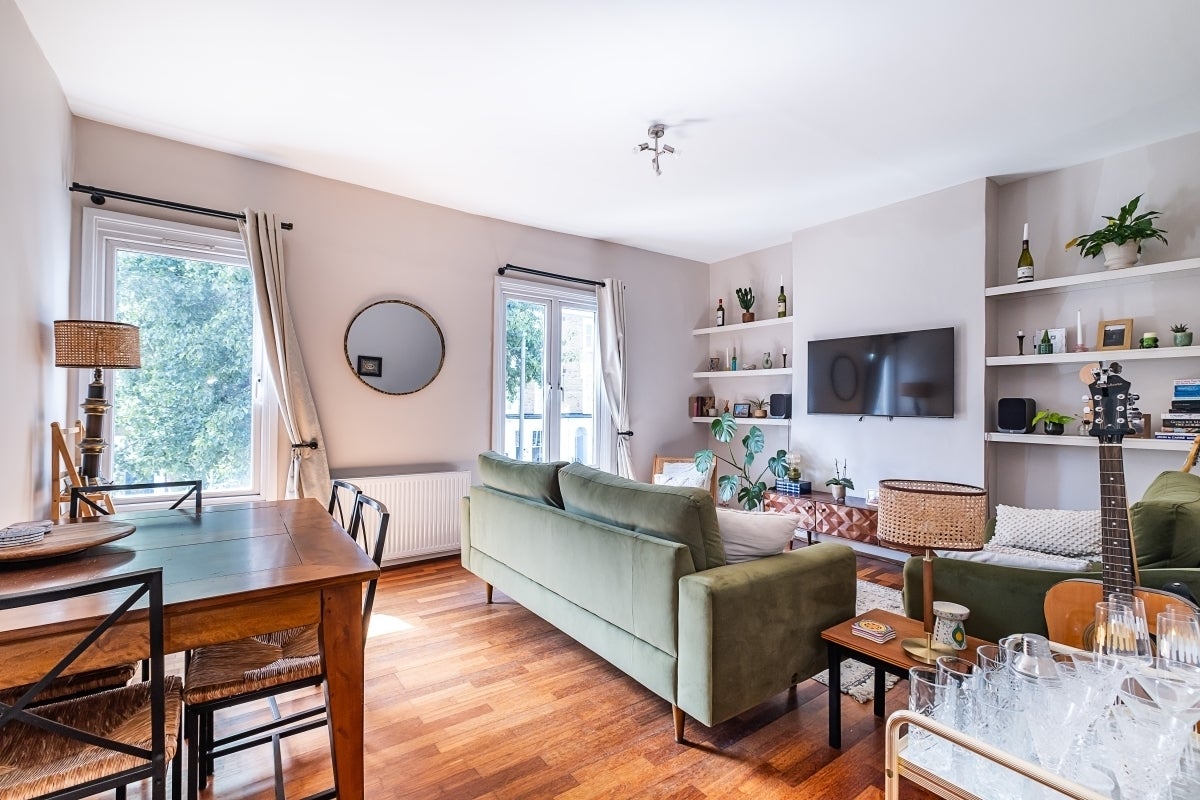 Flat Fernlea Road in Greater London