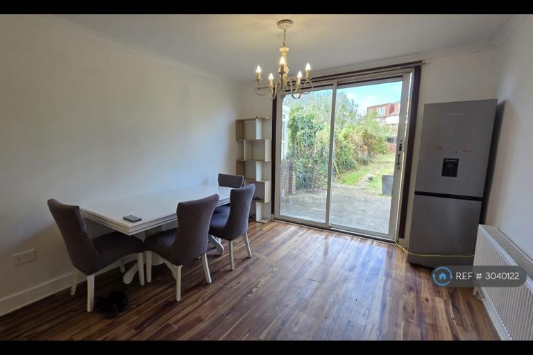 House Larkshall Road in Greater London