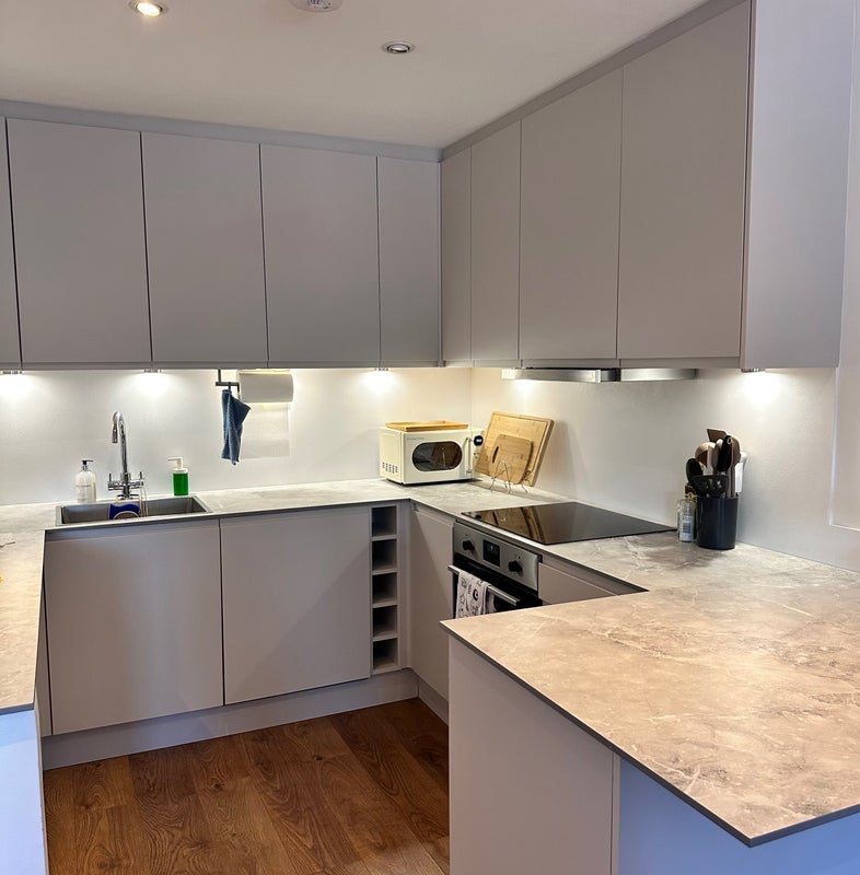 Room Upper Richmond Road in Greater London