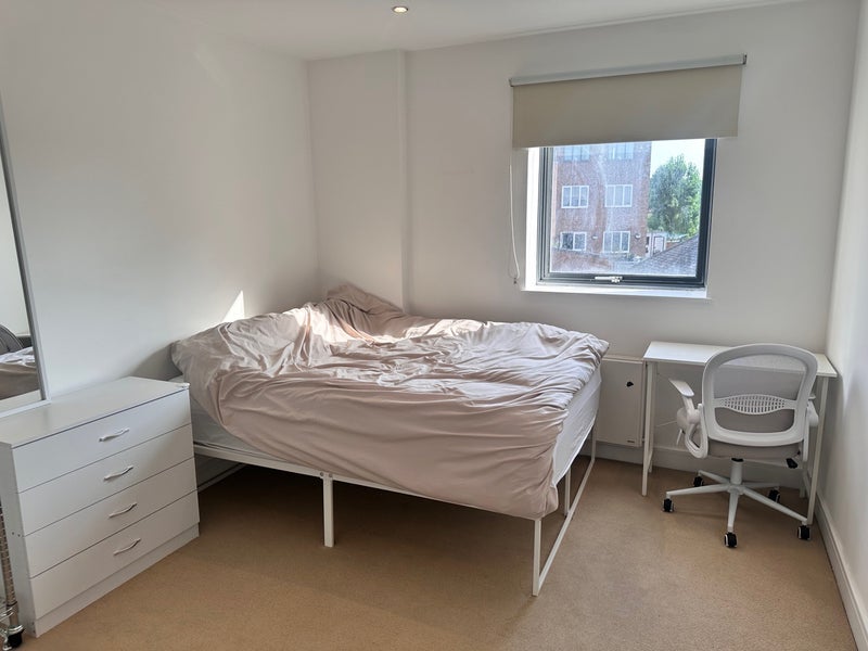 Flat Upper Richmond Road in Greater London