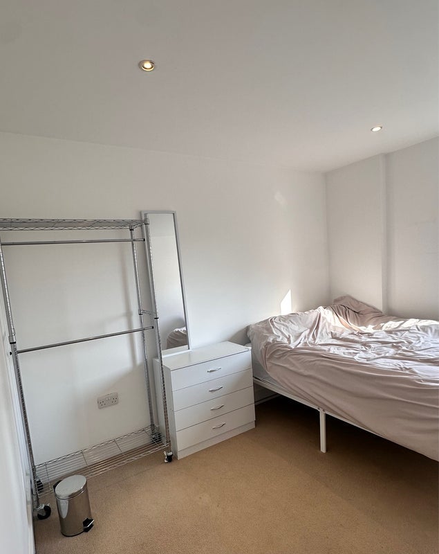 Flat Upper Richmond Road in Greater London