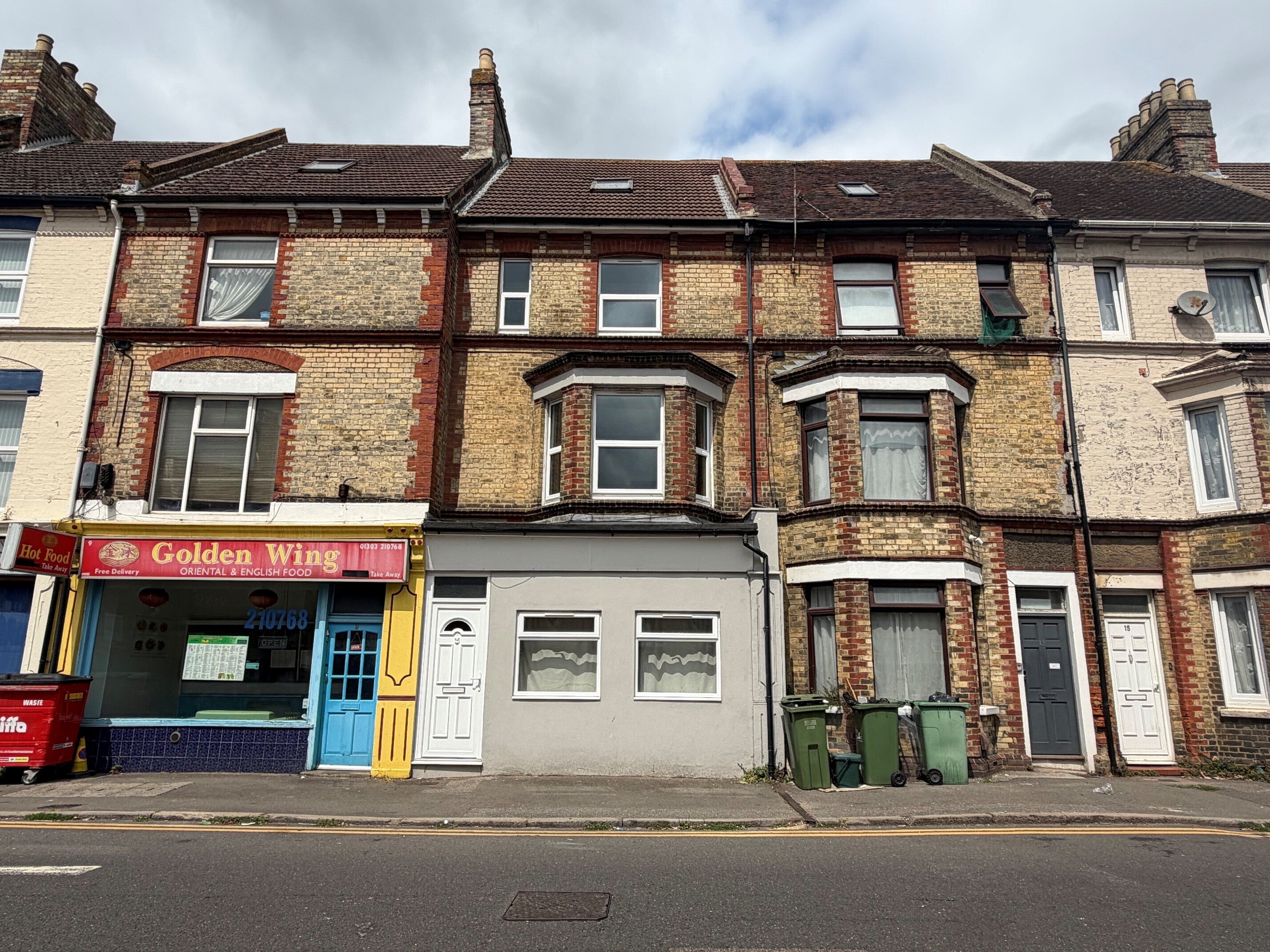House Black Bull Road in Folkestone and Hythe District