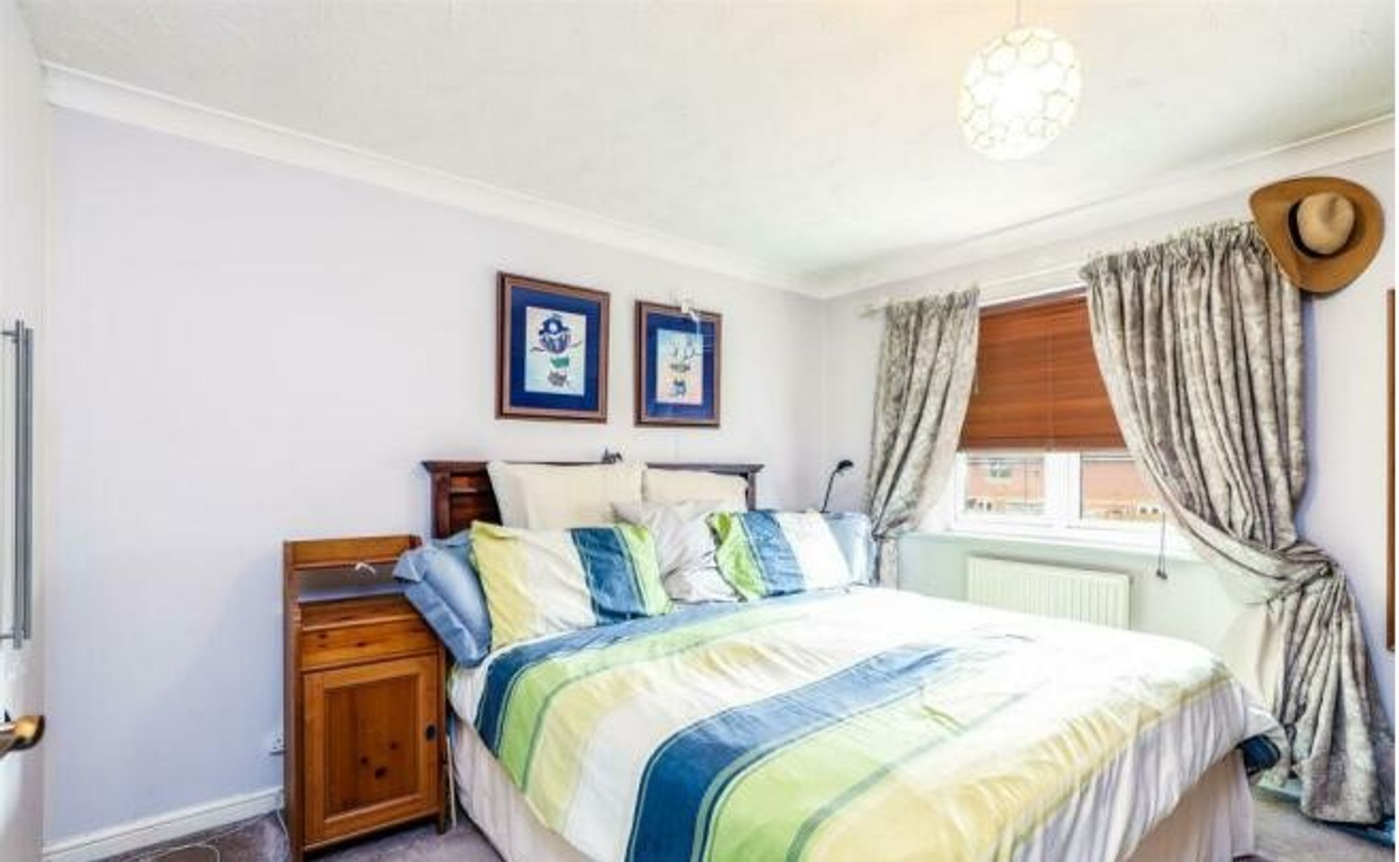 House Village Close in Hoddesdon