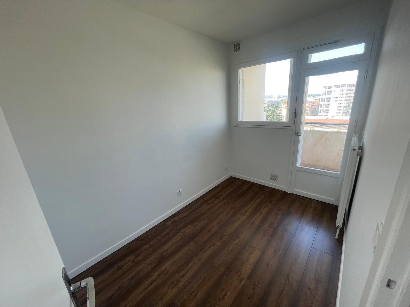 Flat Rue Docteur Frappaz in Villeurbanne