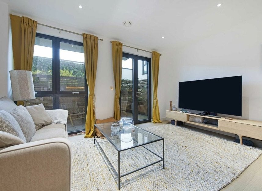 Flat Lyons Place in City of Westminster