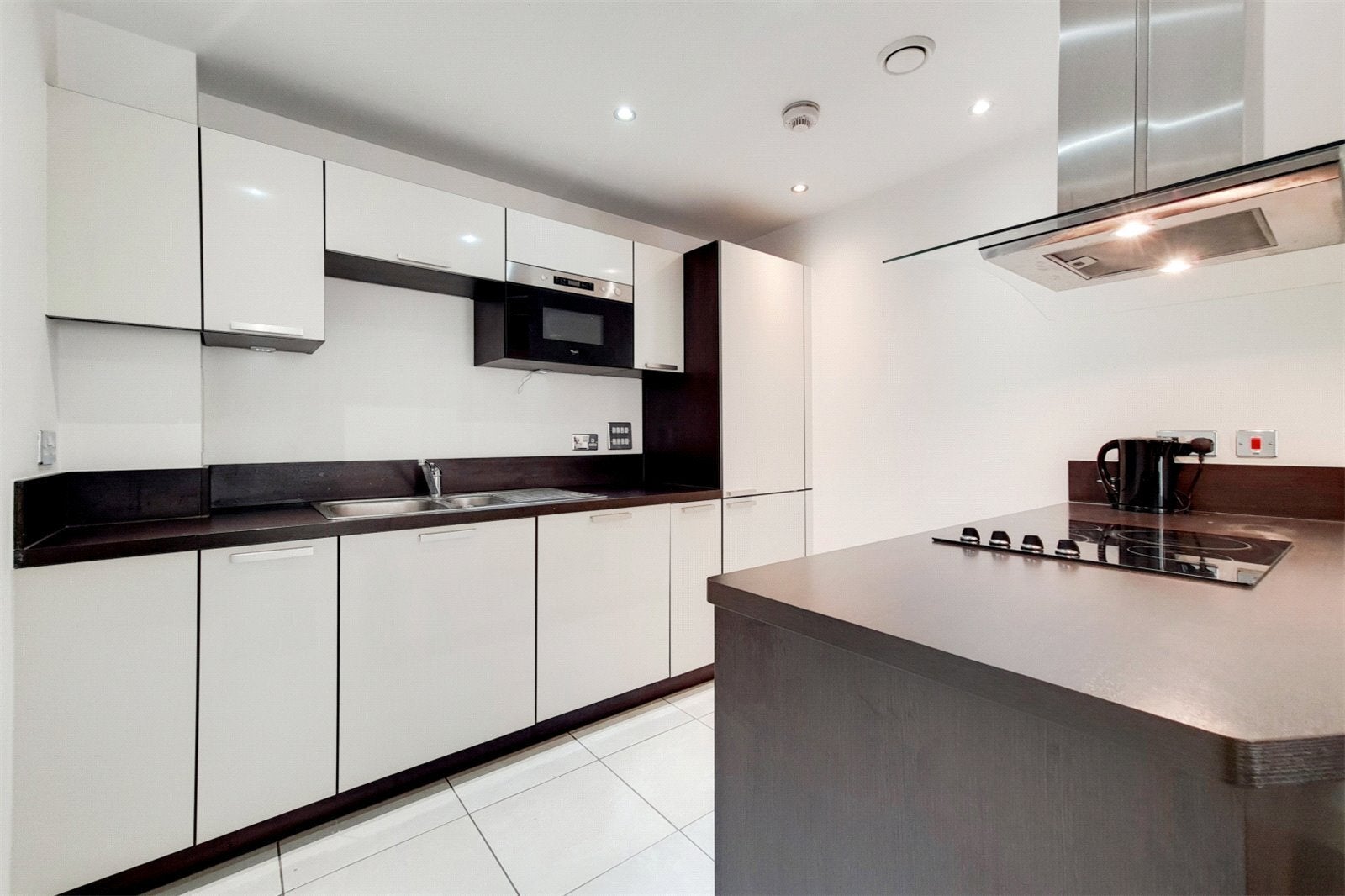 Flat Surrey Quays Road in Greater London
