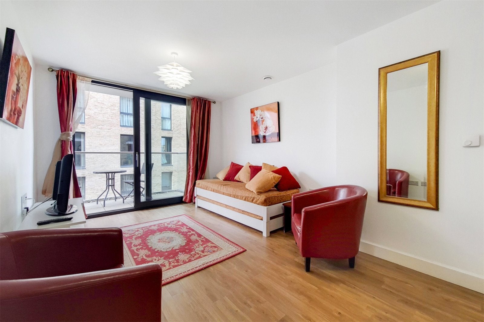 Flat Surrey Quays Road in Greater London