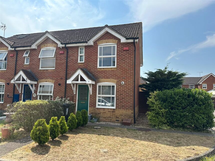 House Dupre Close in Slough