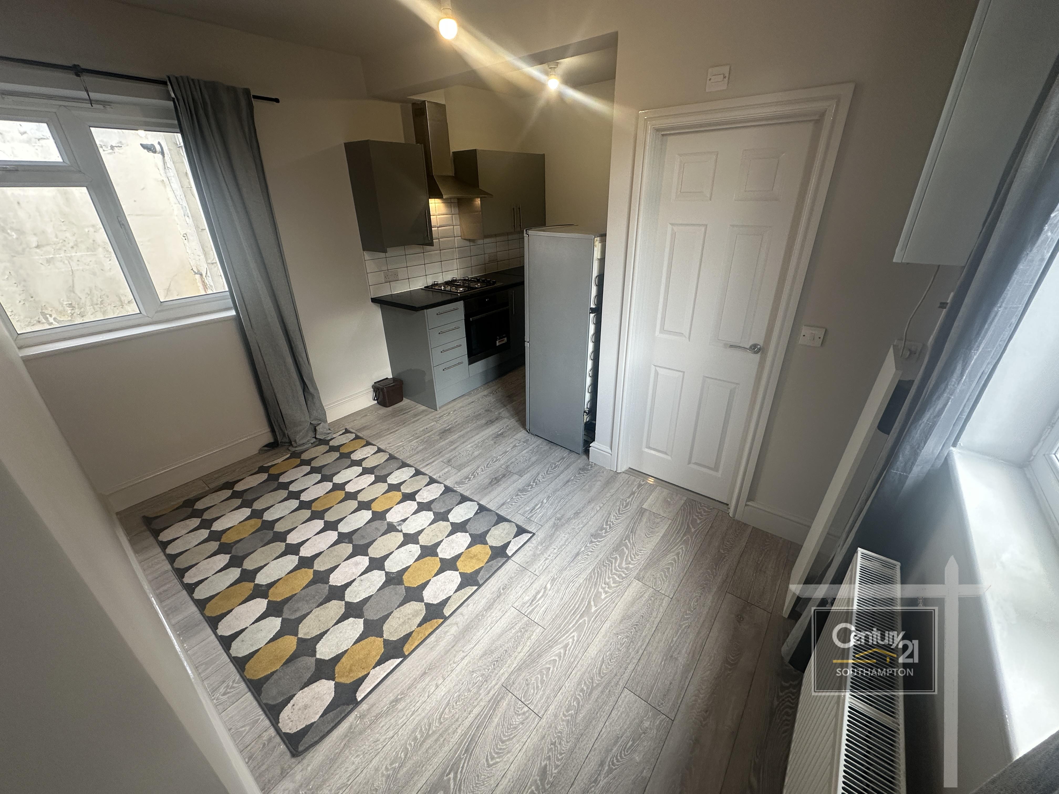 Flat Denzil Avenue in Southampton