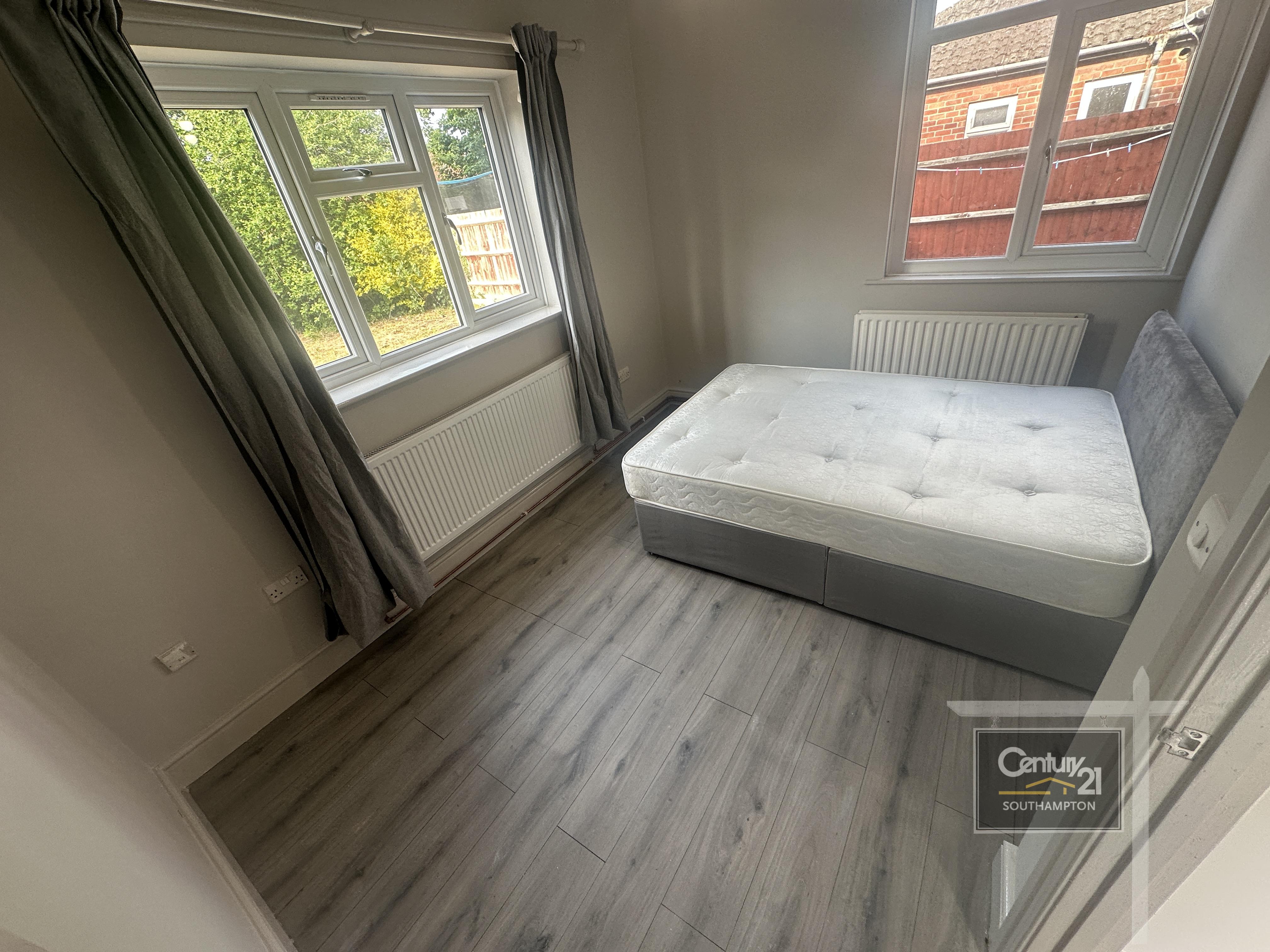 Flat Denzil Avenue in Southampton