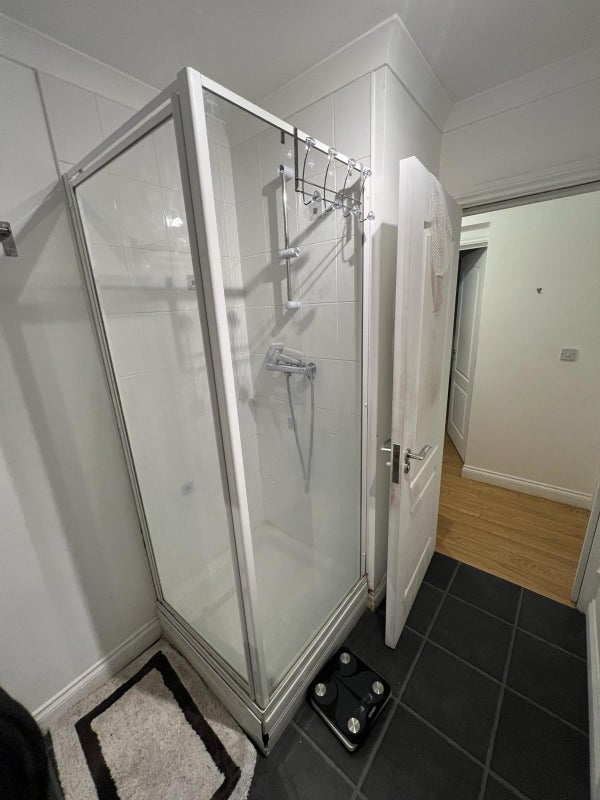 Room Cowbridge Road West in Cardiff