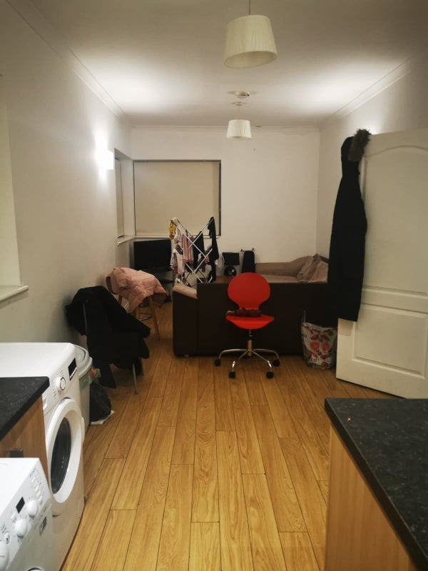 Room Cowbridge Road West in Cardiff