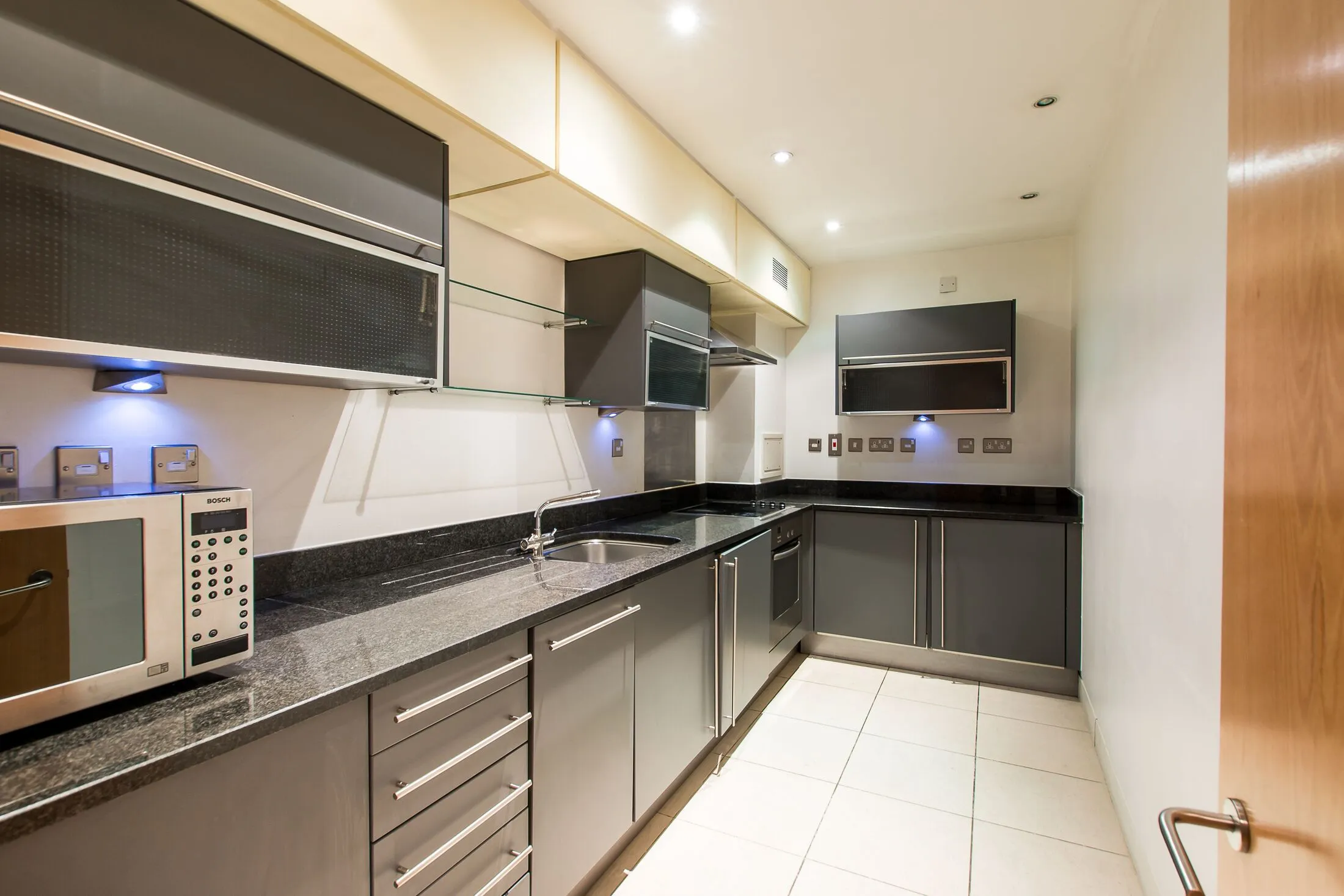 Flat Albert Embankment in Greater London