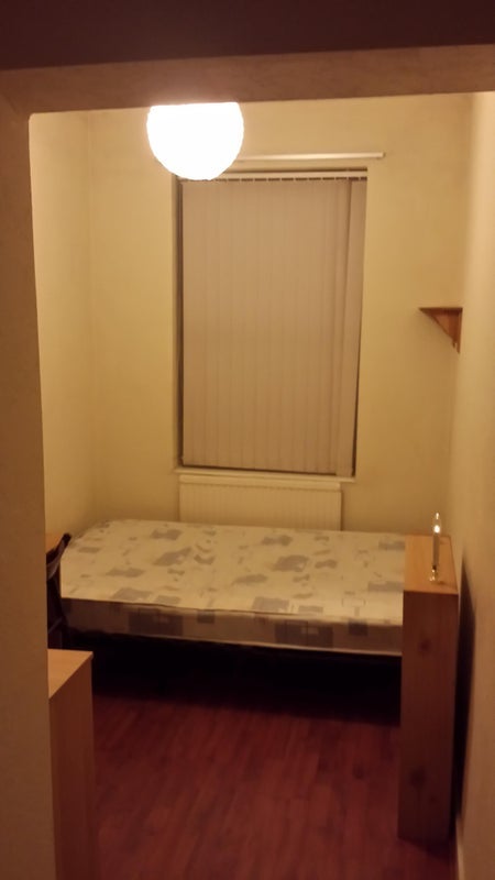 Room Beeston Road in Nottingham
