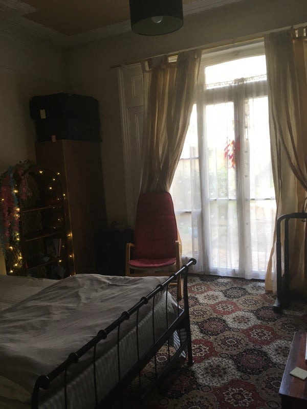 Room Ashley Road in Greater London