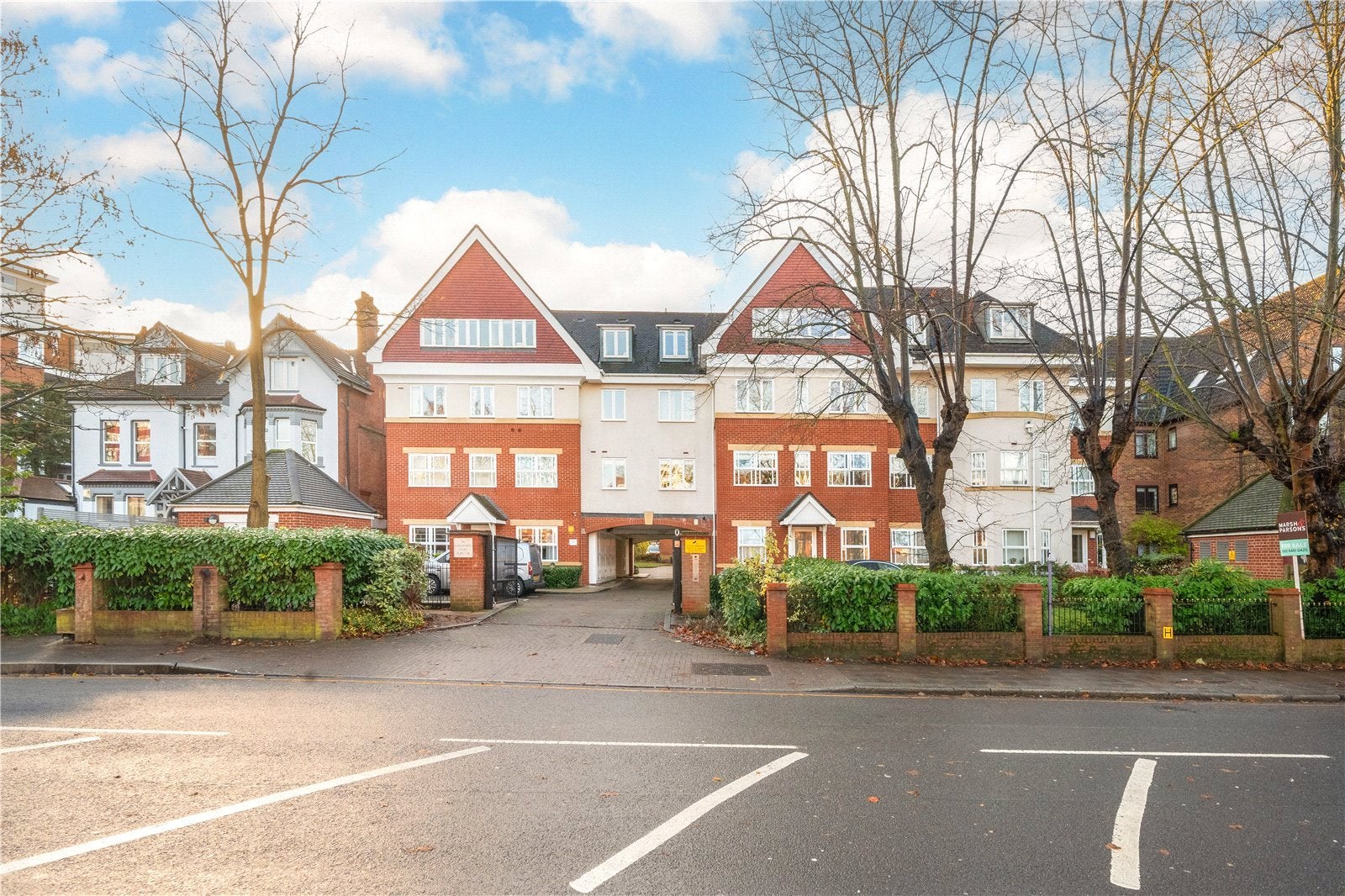 Flat Willesden Lane in Greater London