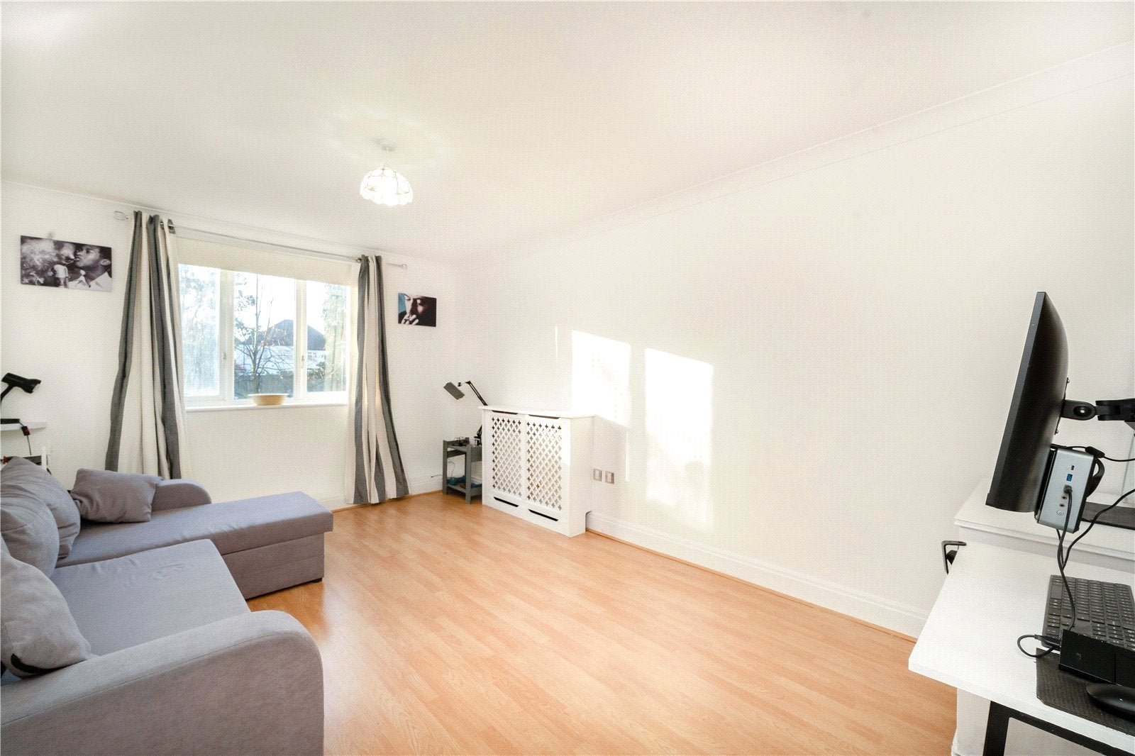 Flat Willesden Lane in Greater London