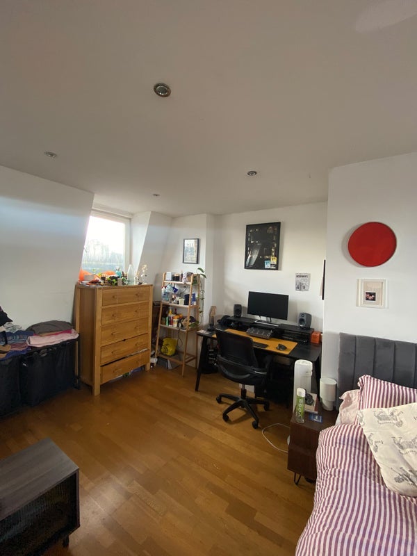 Room Allen Road in Greater London