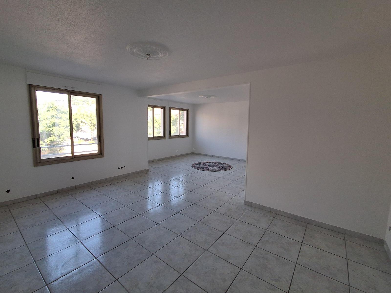 Flat Rue Asile Fournas in Saint-Chamond