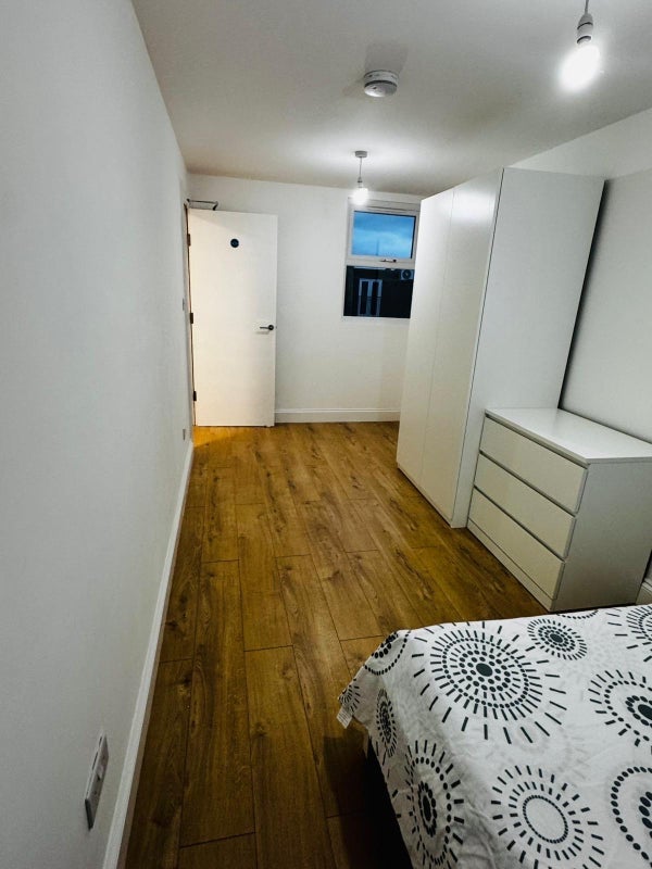 Room Rectory Lane in Greater London