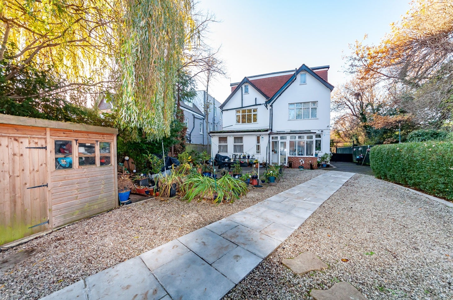 Flat Corfton Road in Greater London