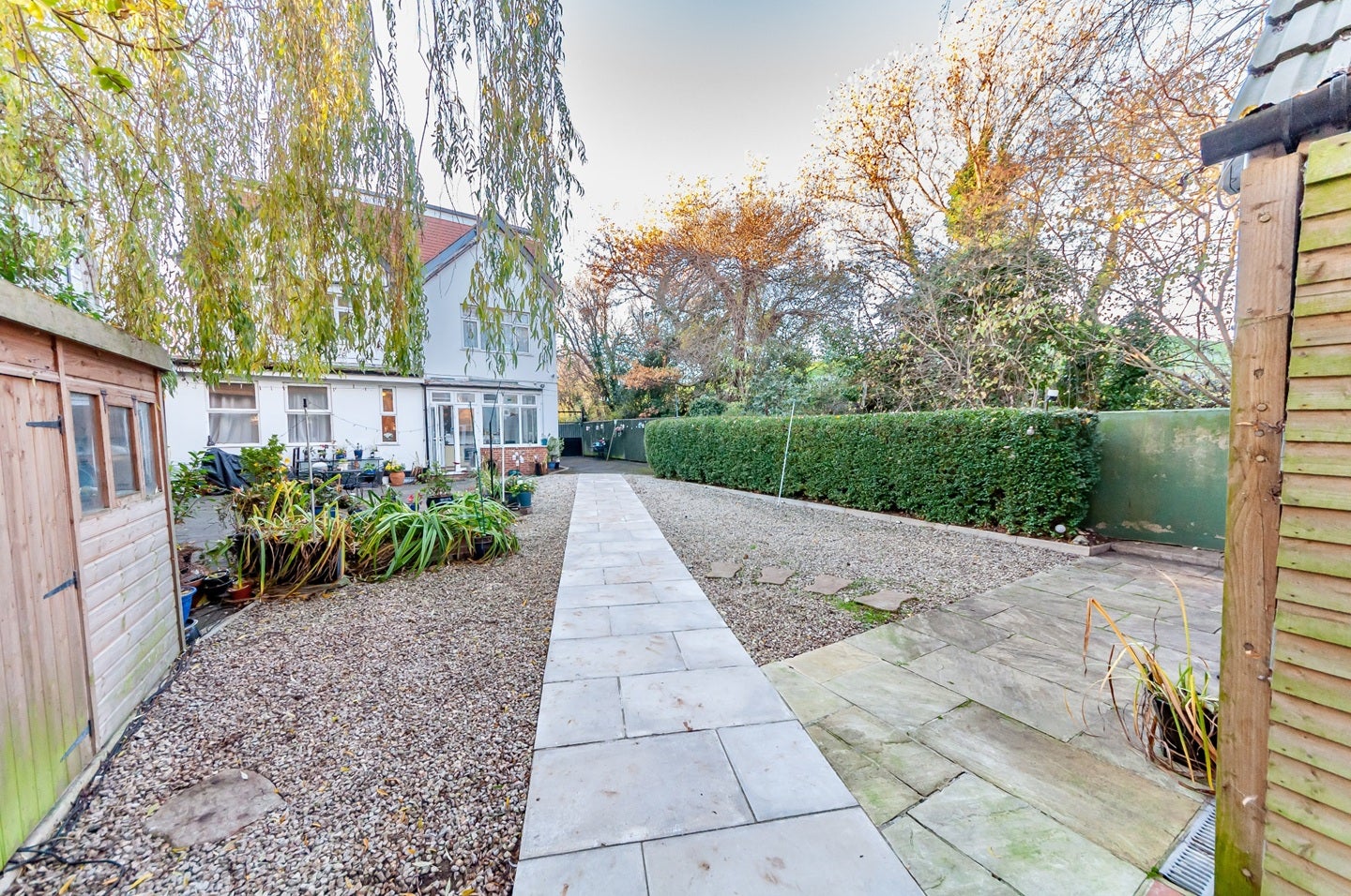 Flat Corfton Road in Greater London