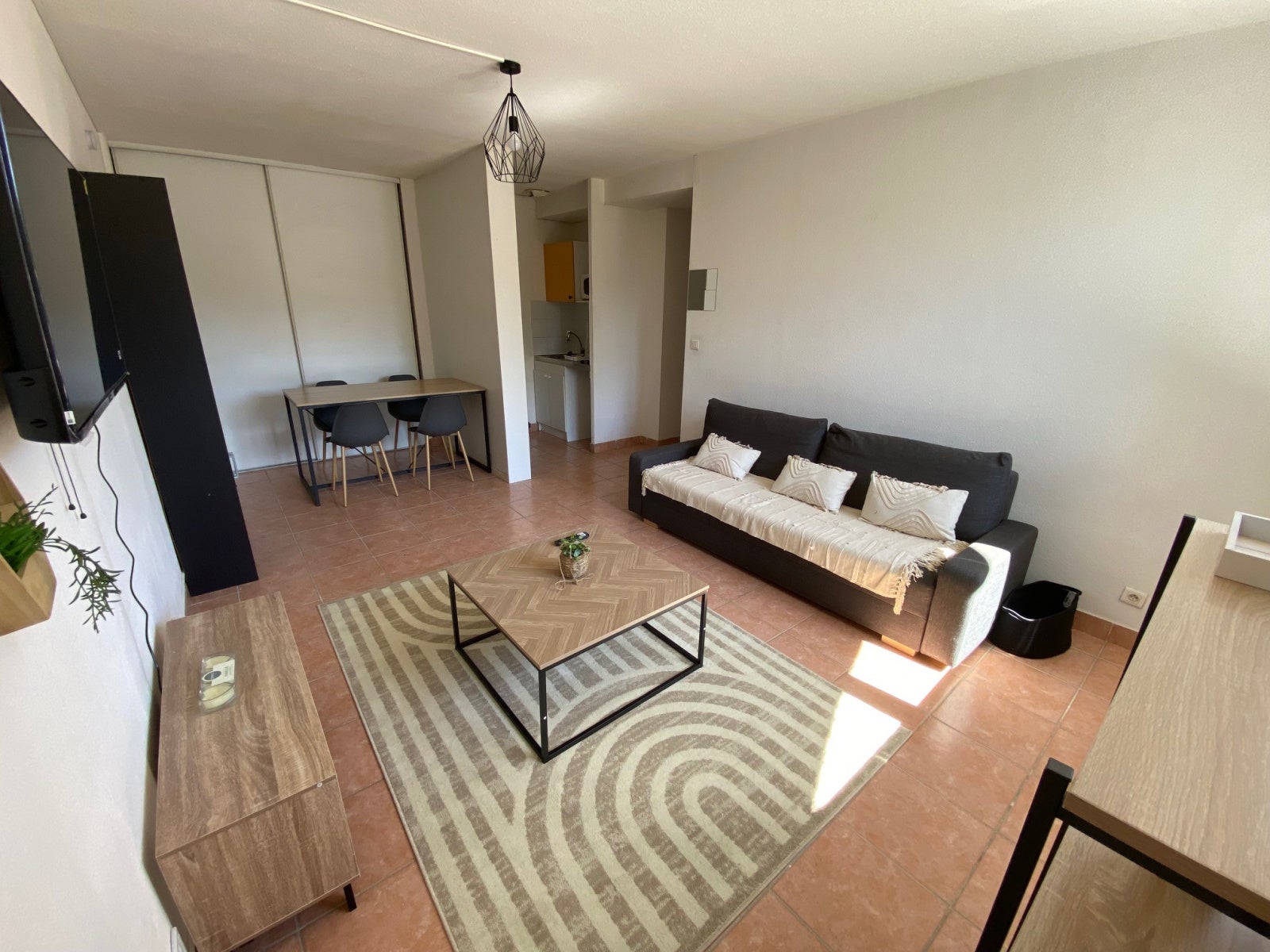 Appartement Route d'Avignon à Nîmes