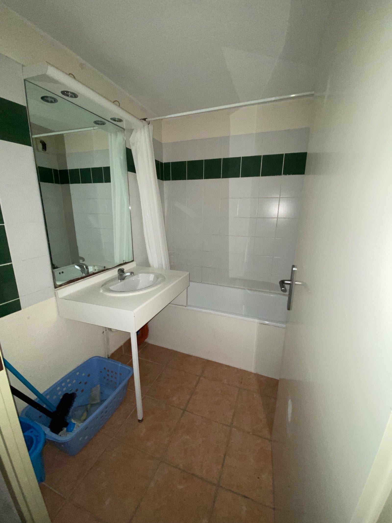 Appartement Route d'Avignon à Nîmes