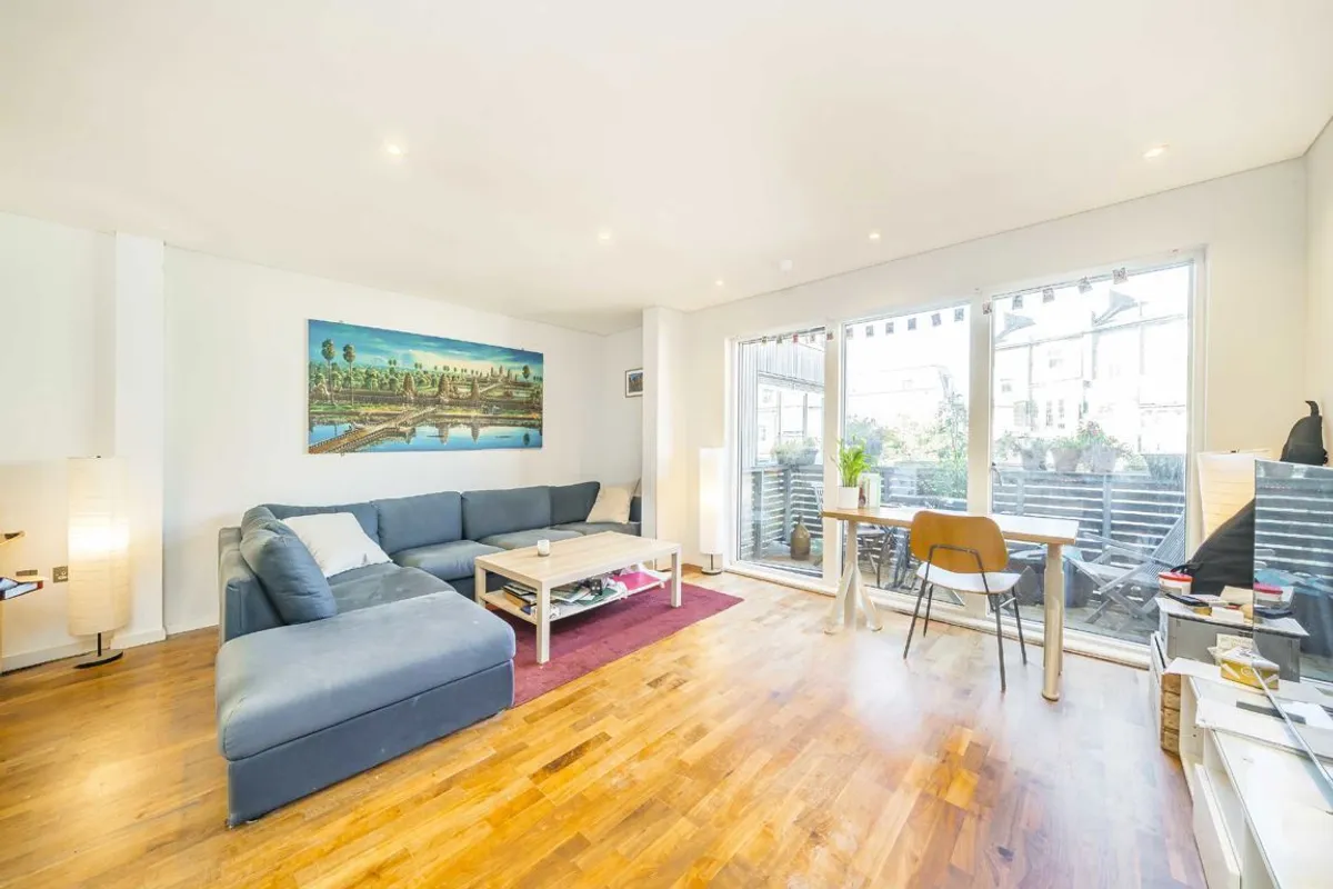 Flat Balham Grove in Greater London