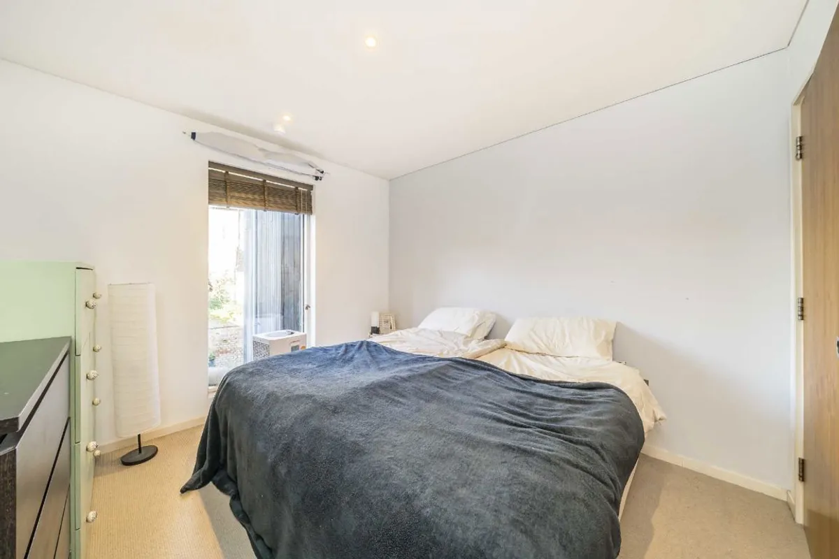 Flat Balham Grove in Greater London