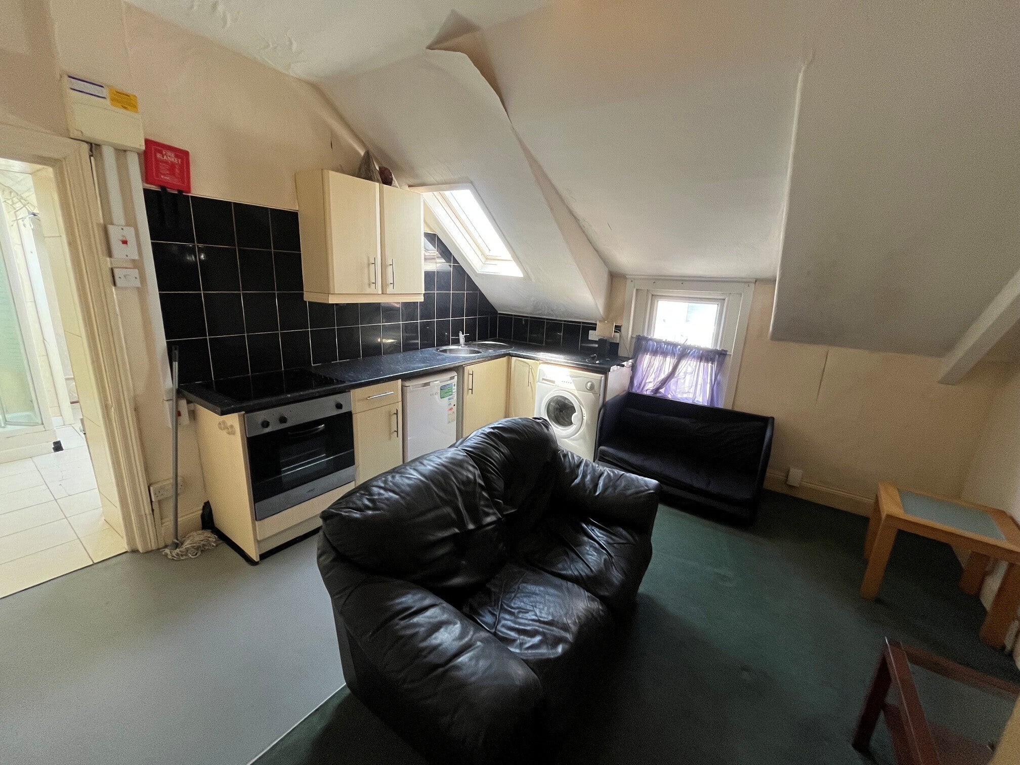 Flat Ninian Road in Cardiff