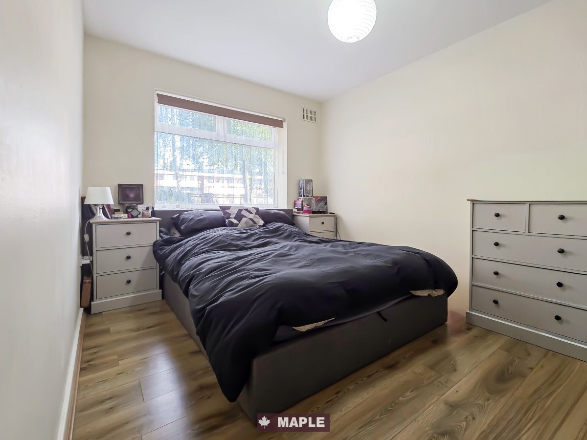 Flat Masons Avenue in Greater London