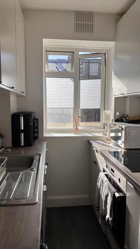 Room Garden Row in Greater London