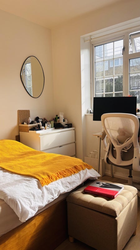Room Garden Row in Greater London
