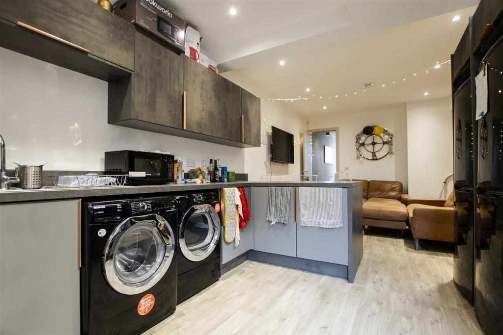 Flat Tiverton Road in Birmingham