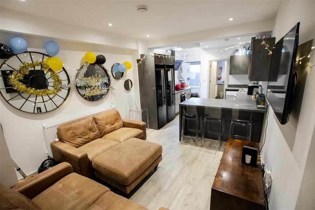 Flat Tiverton Road in Birmingham