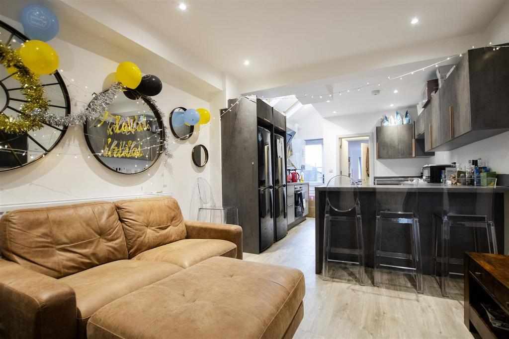 Flat Tiverton Road in Birmingham