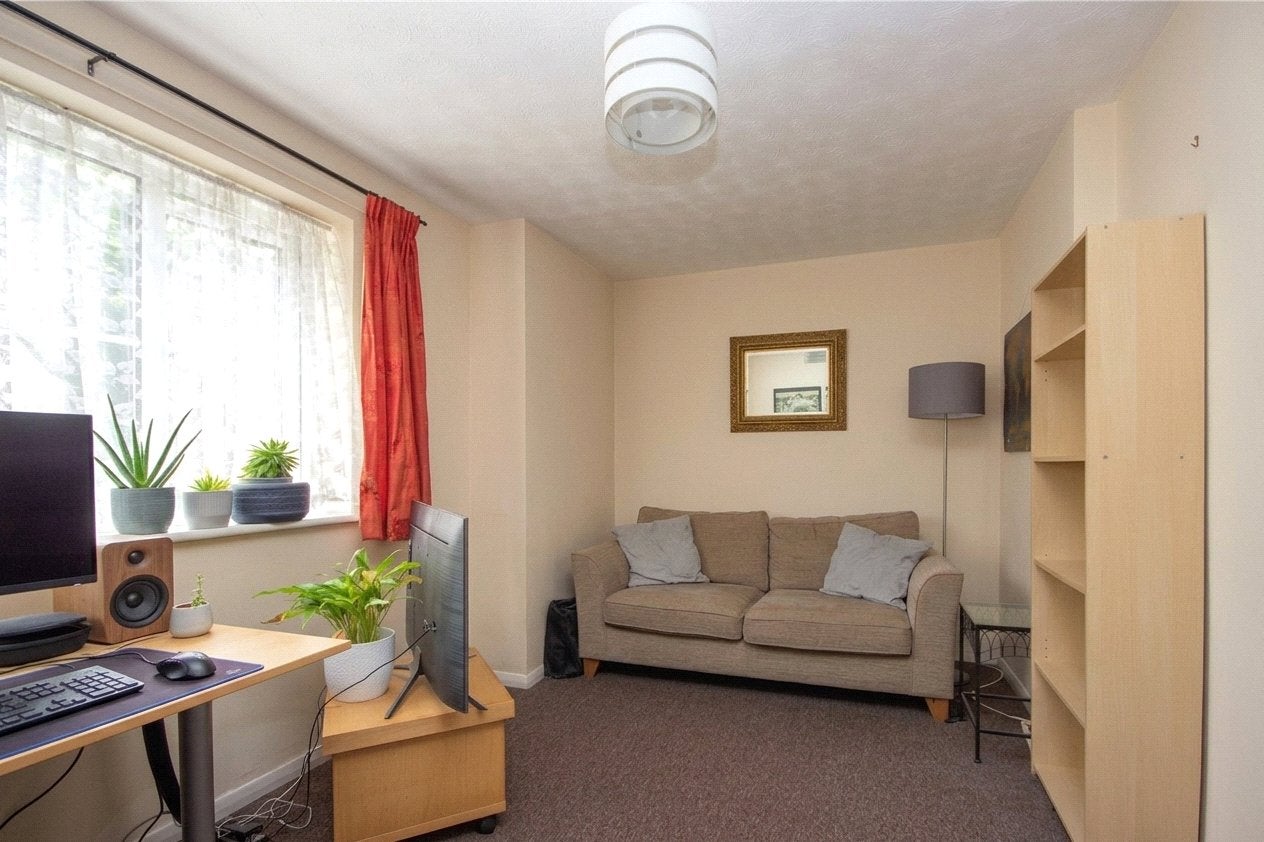 Flat Great Meadow Road in Bradley Stoke