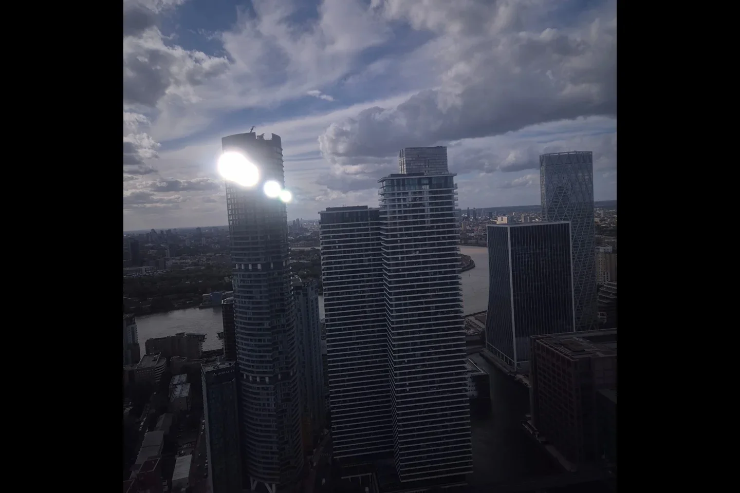 Flat South Quay Square in Greater London