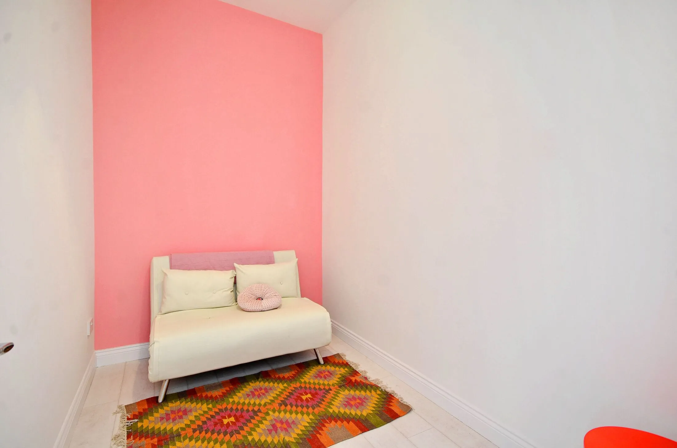 Flat Knebworth Road in Greater London