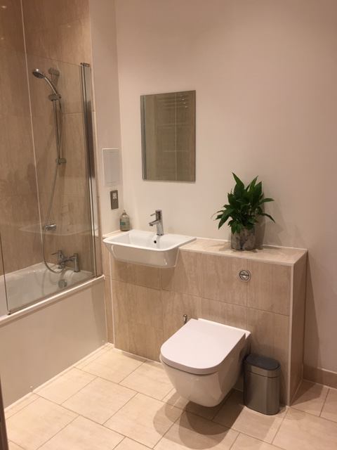 Room Samuel Street in Greater London
