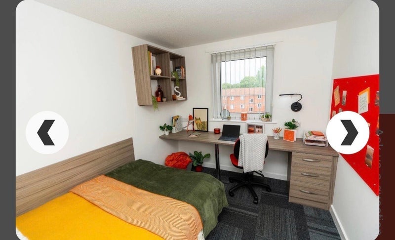 Room Gemini Road in Salford