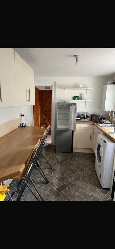 Room Llantrisant Street in Cardiff