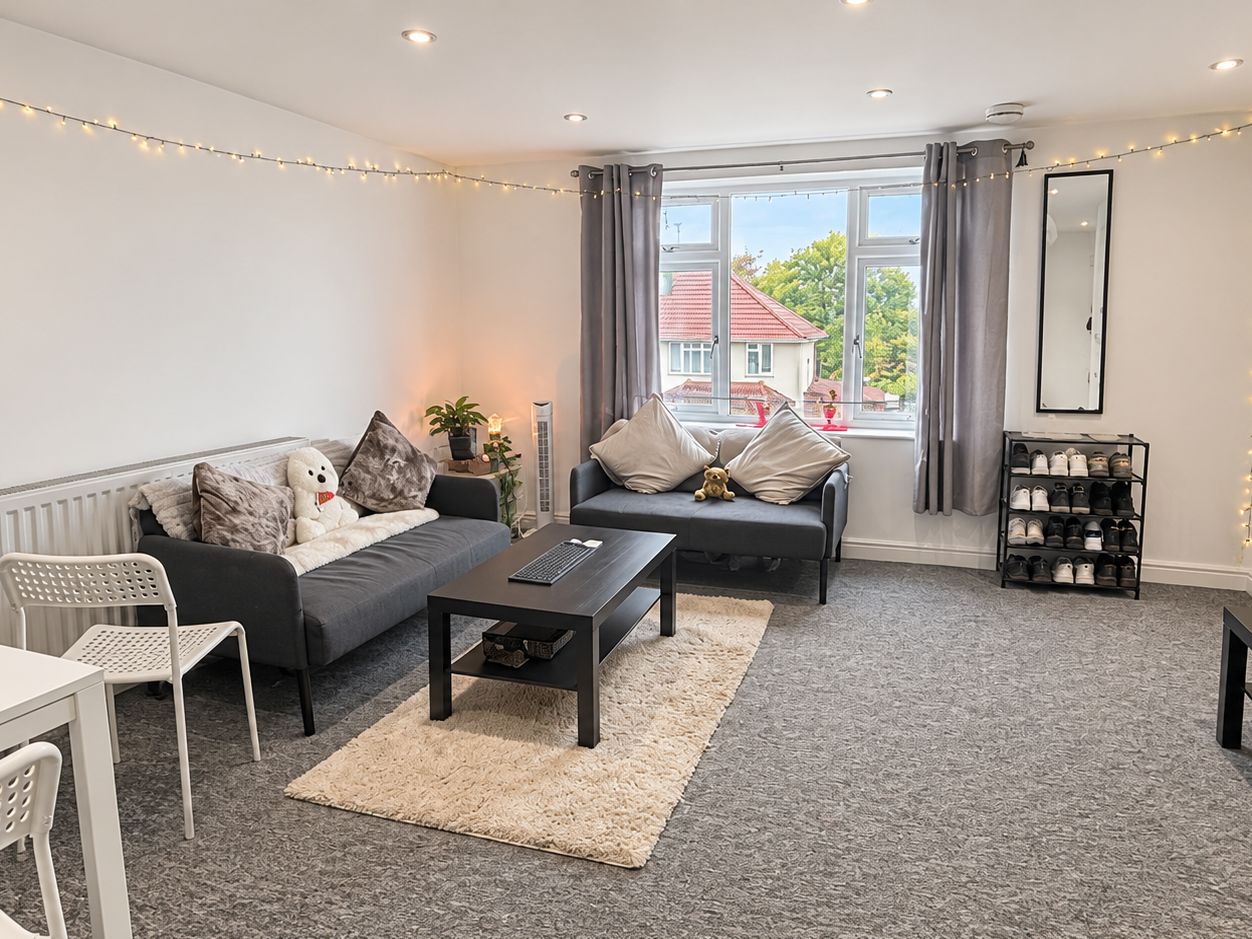 Flat Landseer Avenue in Bristol