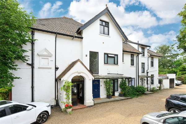 Flat St George’s Avenue in Elmbridge