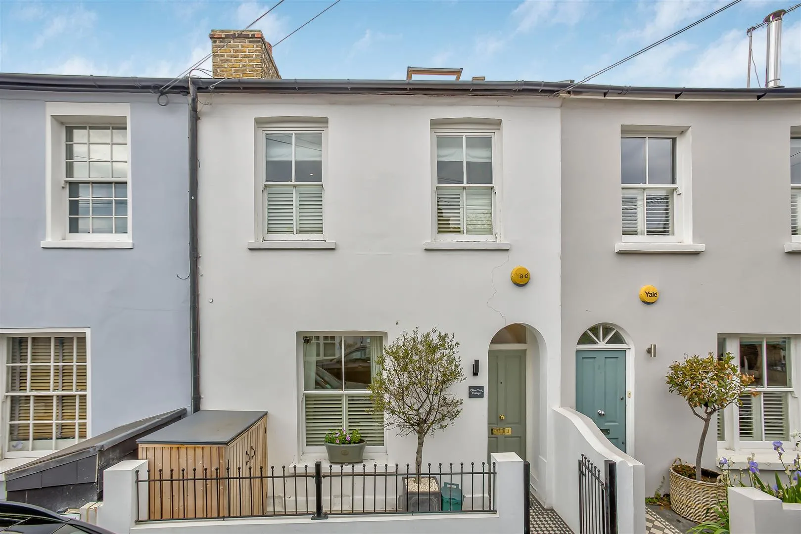 House Westfields Avenue in Greater London