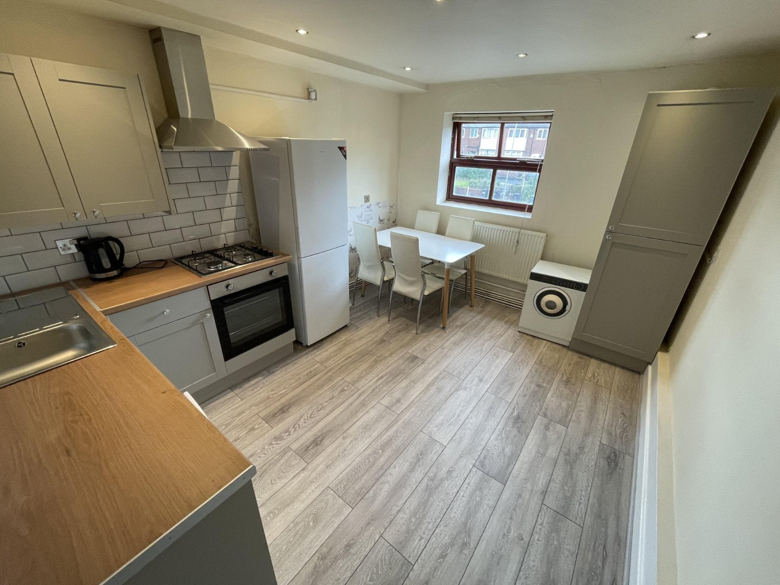 Flat Belle Vue Road in Leeds