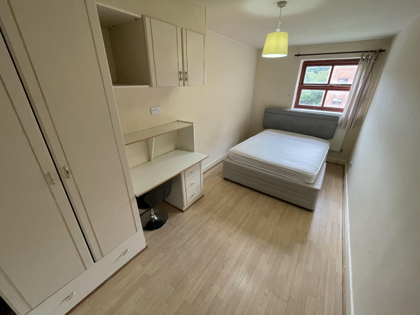 Flat Belle Vue Road in Leeds